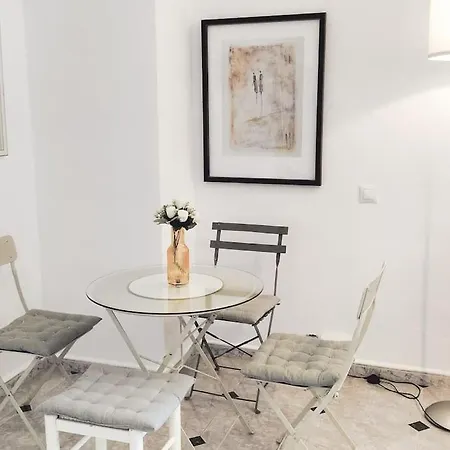 Bonito De Dos En El Centro Y Calle San Miguel *