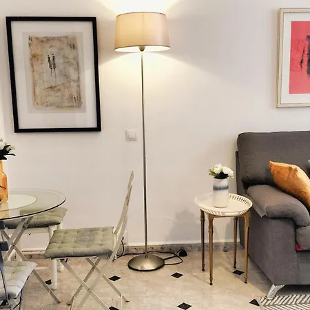 Bonito De Dos En El Centro Y Calle San Miguel * トレモリノス