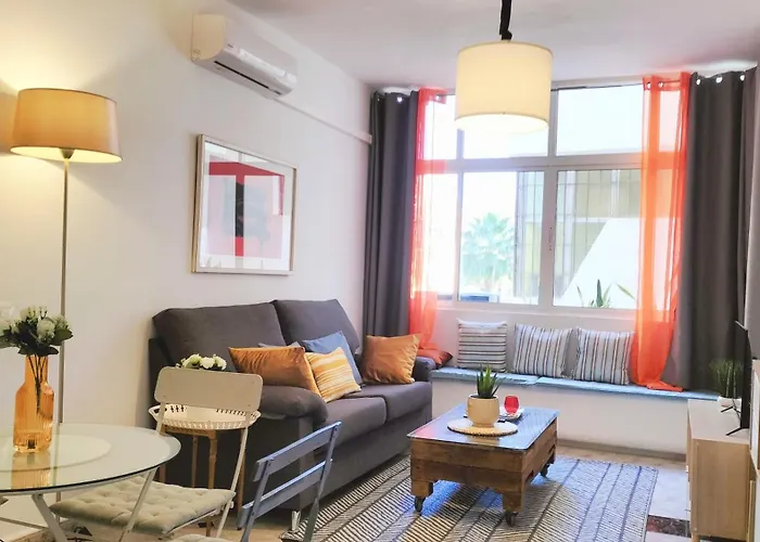 Bonito De Dos En El Centro Y Calle San Miguel Torremolinos